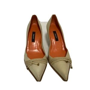 DKNY pump beige size 7M made in Italy